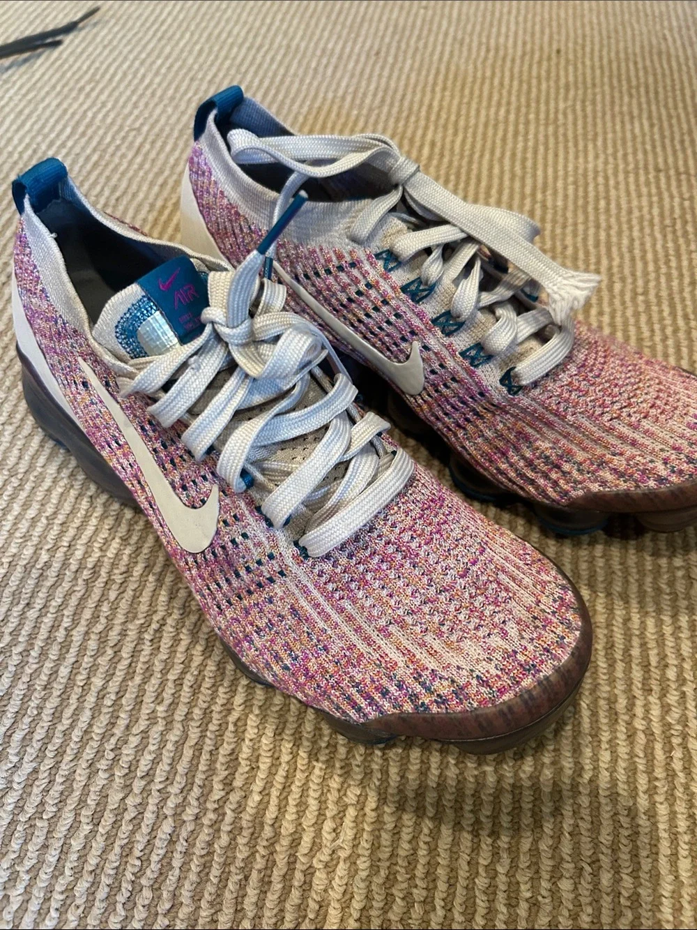 Nike Women's Multicolor Flyknit Athletic Shoes vapor max  size 8.5